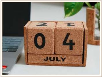 CORK CALENDER WITH CASE